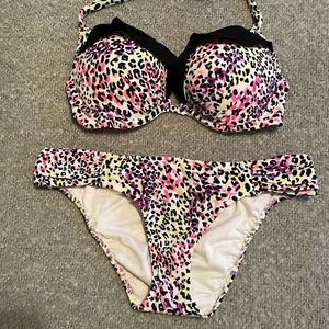 Victoria’s Secret Bombshell bikini